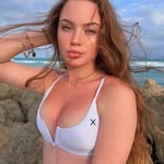 Jillian Brewer - @cmehdi.bari - Instagram