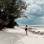 Jo Brett - @anexpatabroad - Instagram