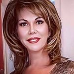 Joan Blunt Reynolds - @jonismiles - Instagram