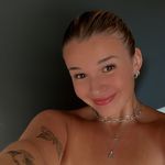 JOANIE DUBÉ - @niniedube__ - Instagram