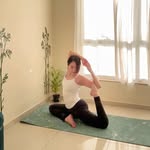 Joan Rosales - @yogawjoan - Instagram