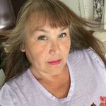 Joann Estrada - @jojoflowerlady - Instagram