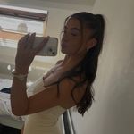 @joanneadamss - Instagram