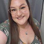 Jodi Stevens - @beautyandthequirk - Instagram