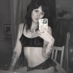 Jodie John - @themodestnude - Instagram