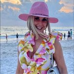 Jodi Kaplan Blackburn - @sellingthenapleslifestyle - Instagram