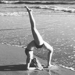 Jody Gale - @yoga.poser - Instagram