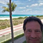 Joe Bayless - @jobamiamibeach - Instagram
