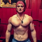 Johnny Eaker - @why__fit - Instagram