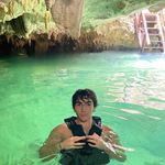 John Henriquez - @johnnyhenrii - Instagram