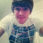 @_johnknee - Instagram