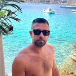 πληκτρολογεί... - @john_lala5 - Instagram