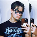 Johnny Gagnon - Facebook