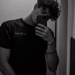 @johnnynovak7755 - Instagram