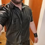 @jon.leather.arg - Instagram