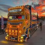 Jonathan Uhl - Facebook