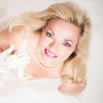 Joni Bryan - @bellavskincare - Instagram