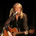 Joni Wallace - @joniwallacemusic - Instagram