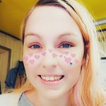Josephine Dolan - @awkwardcouplegaming - Instagram