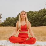 Josie Griffiths - yoga teacher - @josiegriffithsyoga - Instagram