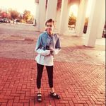 Josie Hall - @beeart8073 - Instagram