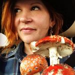 Melissa Joy Brewster - @_mispoppin_ - Instagram