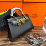 @joy_closet_15 - Instagram