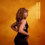 Joyce Bassey - Facebook
