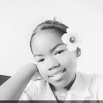 Chloe - @alizeejudithlarose - Instagram