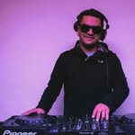 🄹🅄🄻🄸 🅅🄰🅁🄶🄰🅂 DJ • Curador • Bodas • Eventos • Fiesta Retro - @djjulivargas - Instagram