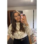 Julie Wallace - @julie_wallacee - Instagram