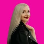 Nail educator/ nail technician Julia Alder - @your_nails_but_better - Instagram