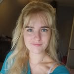 Julia van der Hoeven - @julia_as_herself - Instagram