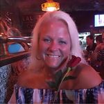 Julie Benefield - @blueeyedjuls - Instagram
