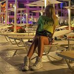 Julia Burek - @julieburekofc - Instagram
