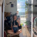julia burnside - @julia.burnside - Instagram