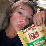 Julia thielen - @juliacloset.cleanout - Instagram