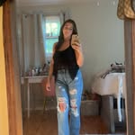 Julia Collins - @juliacollins.9 - Instagram