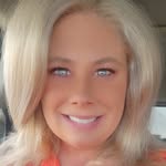 Julia Comstock - @hikingjulio - Instagram