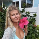 Julia Corey - @core_yxo - Instagram
