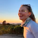 Julia Davis - @jdaves97 - Instagram