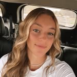 Julia Davis - @j.uliadavis14 - Instagram