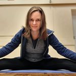 Julie Dodd - @northkentyoga - Instagram