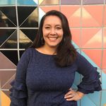 Julia DuBois - @juliasbookshop - Instagram