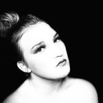 Julia DuBois - @juliaduboismusic - Instagram