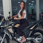 JULIA GEORGE MOTOS - @julia_gottarde - Instagram