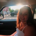 Julia - @juliagharibb - Instagram