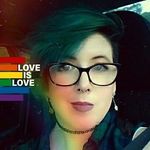 Julia Allen-Gresham - @bookstore_rabbit - Instagram