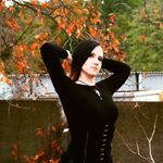 Julia Herbert - @buffylinchen - Instagram