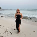 Julia Hills - Facebook